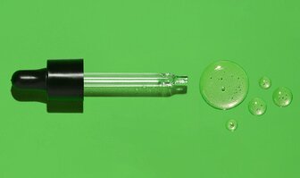 Olej na vlasy - aký druh si vybrať a aké sú jeho účinky?