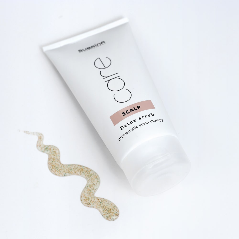 Peeling na vlasov&uacute; pokožku - čistenie pokožky hlavy