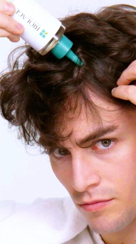 &Scaron;amp&oacute;n proti lupin&aacute;m vo vlasoch