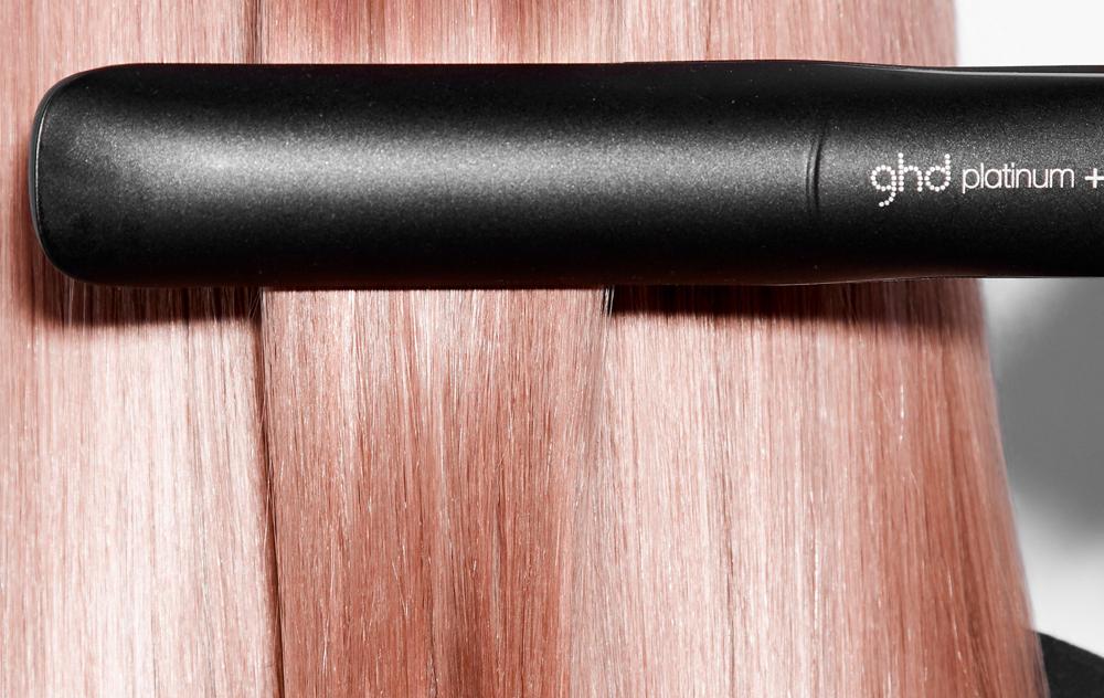 &Icirc;ndreptare a părului cu placa de păr GHD